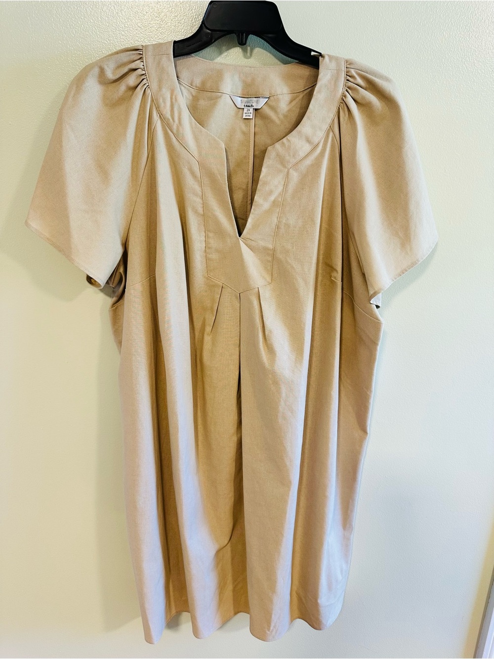 Signature by Robbie Bee Natural Tan Linen Shift Flutter-Sleeve Dress